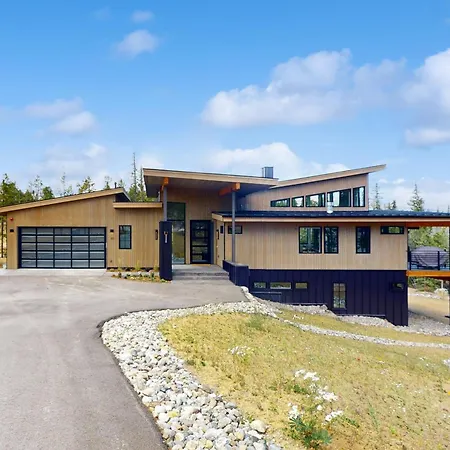 Modern Mountain Sanctuary Villa